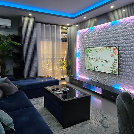 Apartment Sweet Deluxe