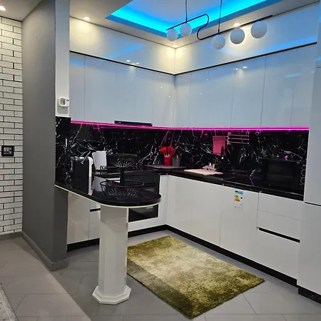 Apartment Sweet Deluxe Lushnjë