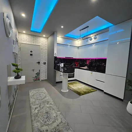 Apartment Sweet Deluxe Lushnjë